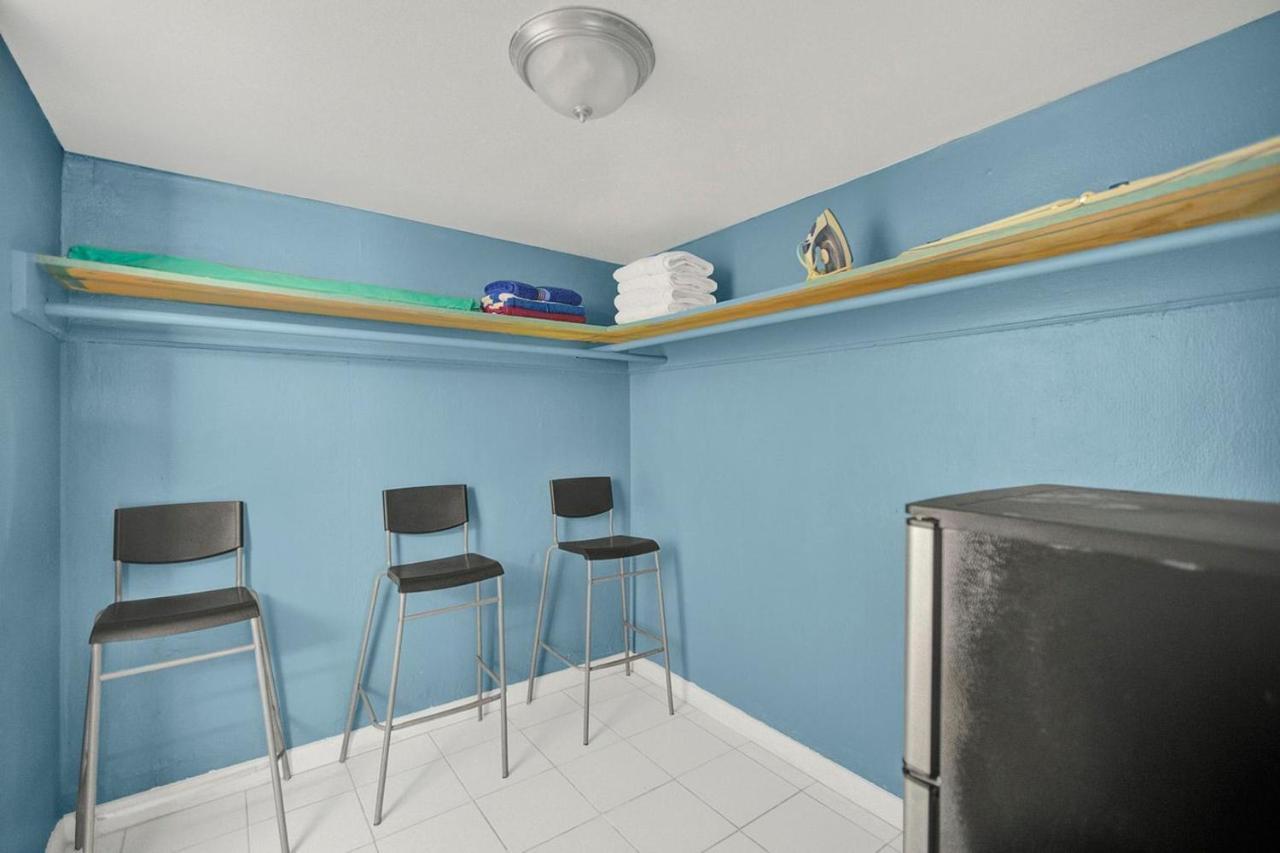 Private Hallandale Beach Studio Wbath Walking Distance To The Beach Pool Free Parking エクステリア 写真