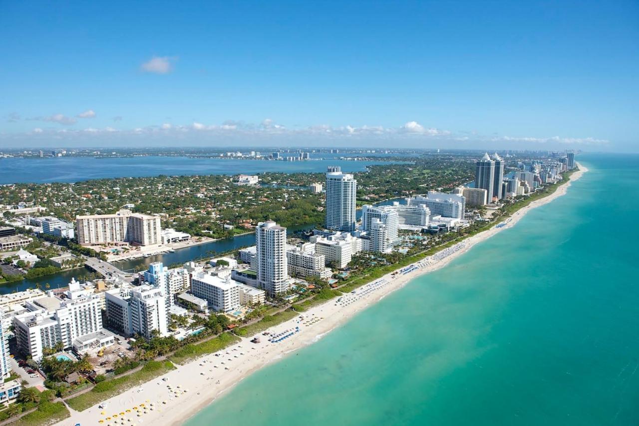 Private Hallandale Beach Studio Wbath Walking Distance To The Beach Pool Free Parking エクステリア 写真